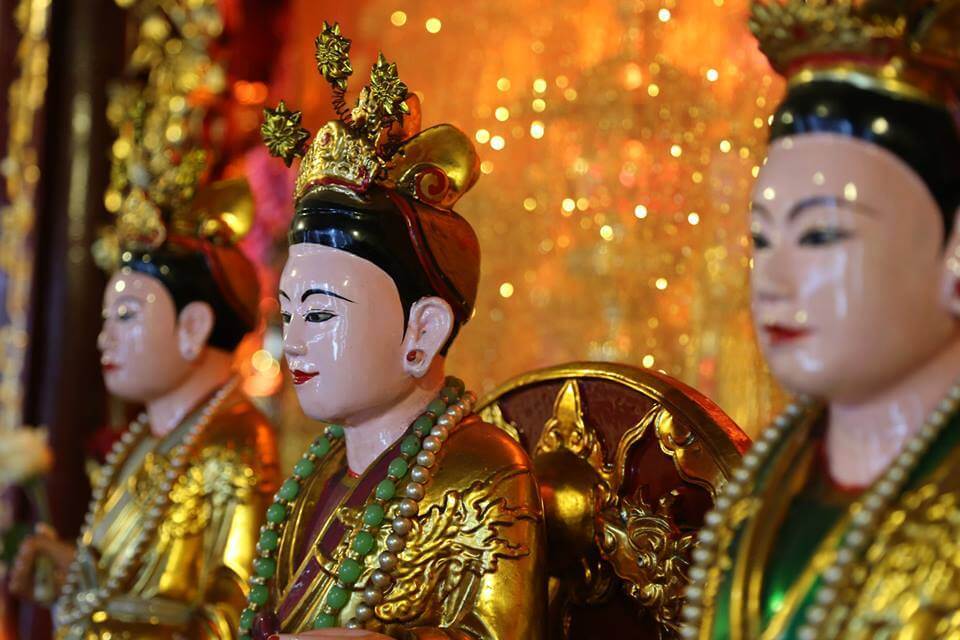 Иллюстрация к новости: «Традиционные вероучения и шаманизм во Вьетнаме»: публичная лекция Юлии Мининой