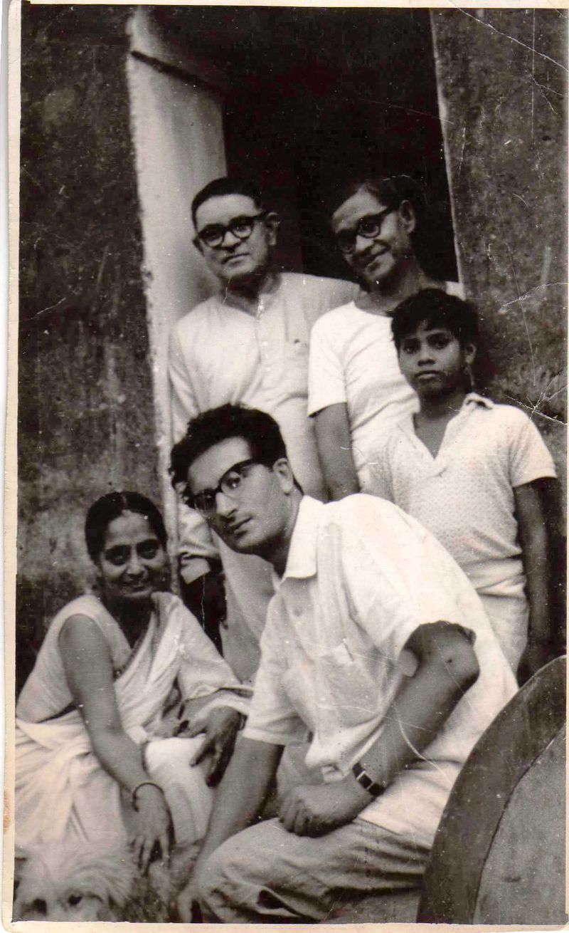 С.Г.Рудин с семьей тамильского друга