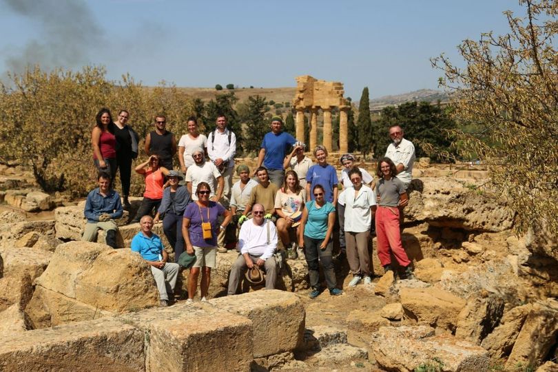 Joint expedition of the HSE University and the University of Bordeaux-Montaigne. In the centre – the Directors of the excavations, Askold Ivantchik and Laurence Cavalier.