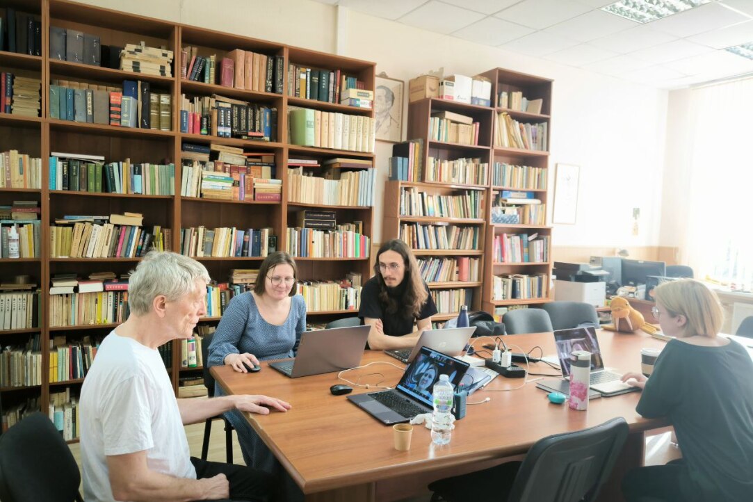 Четырехсогласные корни в СЗА: доклад Юлии Маккавеевой Иллюстрация к новости: Четырехсогласные корни в СЗА: доклад Юлии Маккавеевой